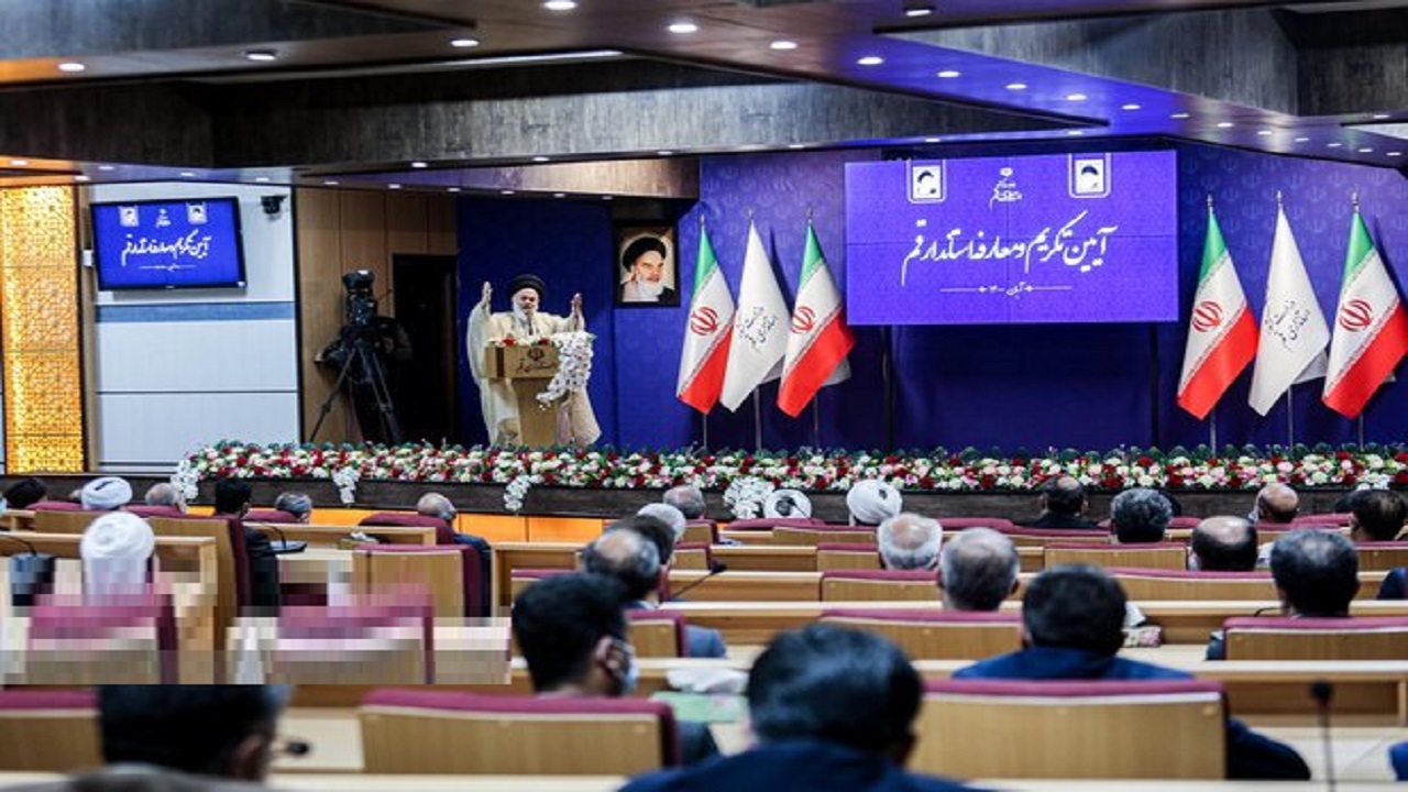 مراسم تکریم و معارفه استاندار قم برگزار می‌شود