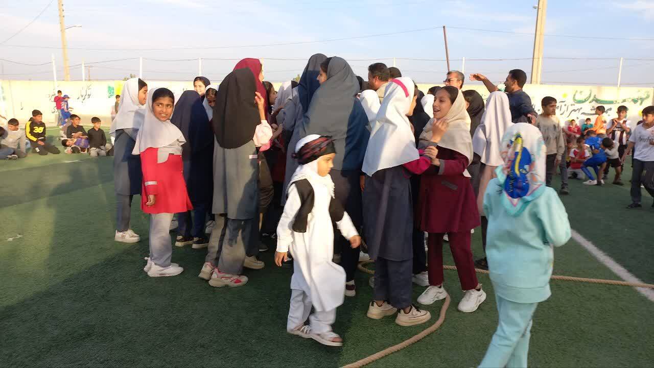 دانش آموزان