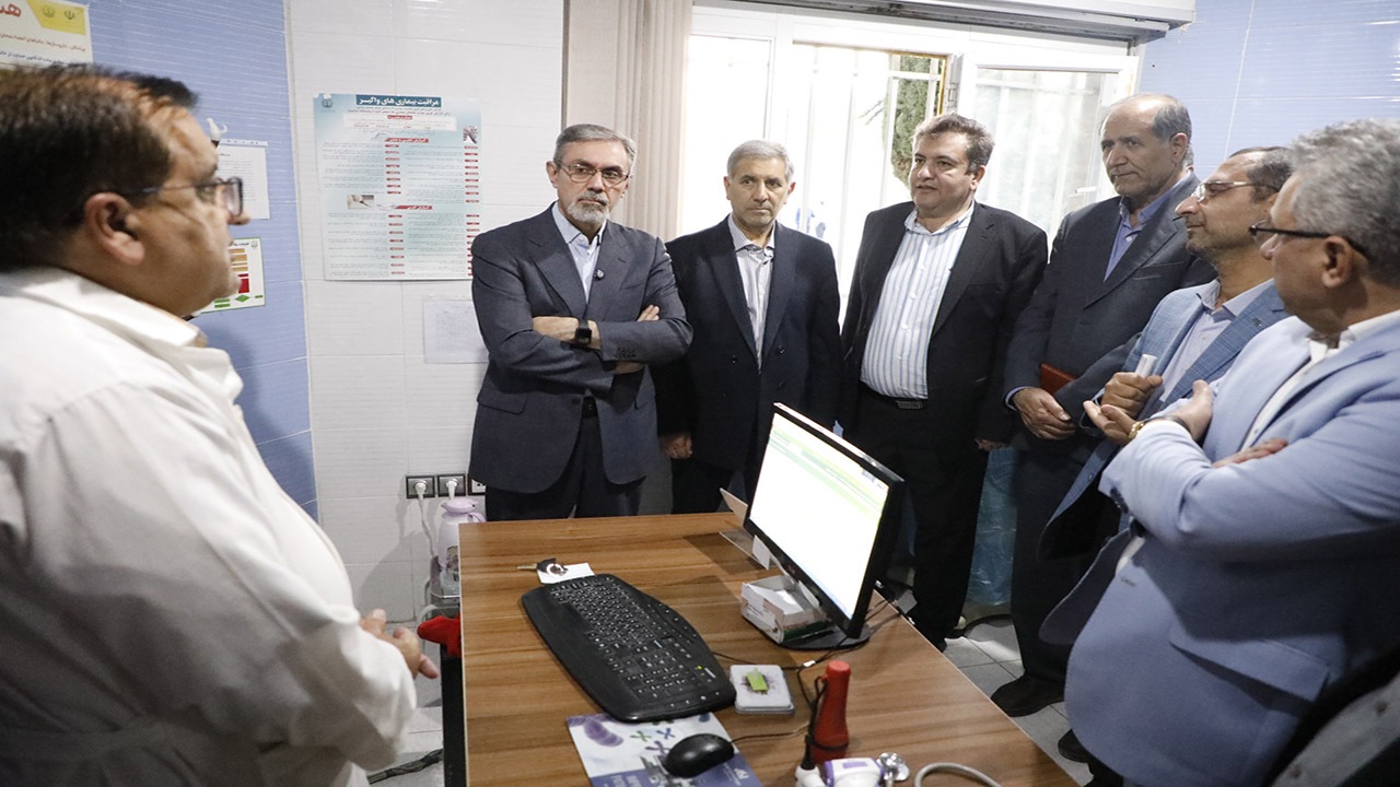 حضور جانشین وزیر بهداشت در مرکز خدمات جامع سلامت شهری امام حسن مجتبی (ع) شیراز
