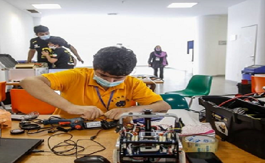 تعلیم دانش آموزان در علم و فناوری