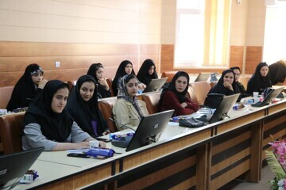 باشگاه خبرنگاران -حمایت کمیته امداد ایلام از ۱۵۰ نخبه علمی و تحصیلی