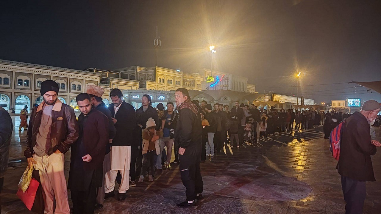 حضور زائران حرم حضرت معصومه (س)