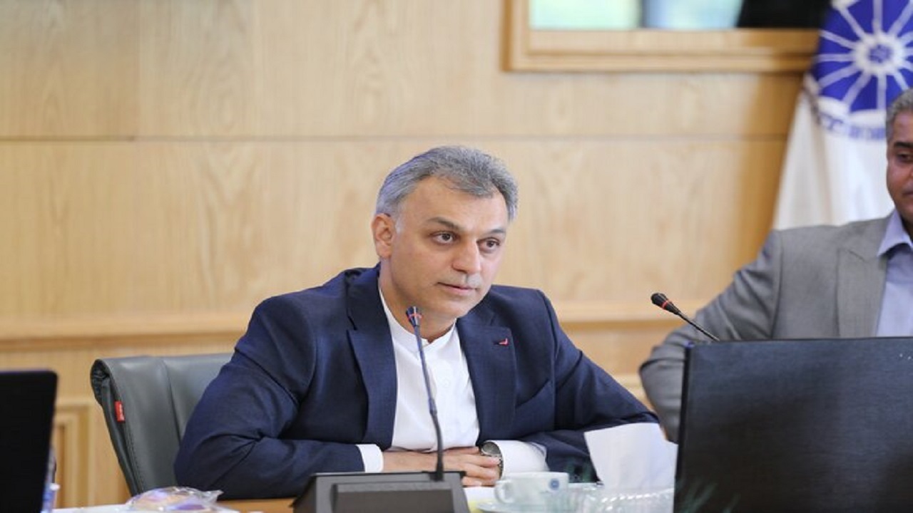 جریمه صنایع مستنکف از تاسیس نیروگاه‌های برق تجدیدپذیر به معاونت علمی ریاست‌جمهوری اختصاص یابد