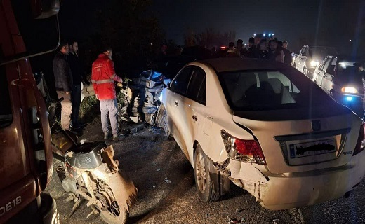 ۵ مصدوم بر اثر برخورد ۶ خودرو در جاده صومعه&zwnj;سرا به پونل