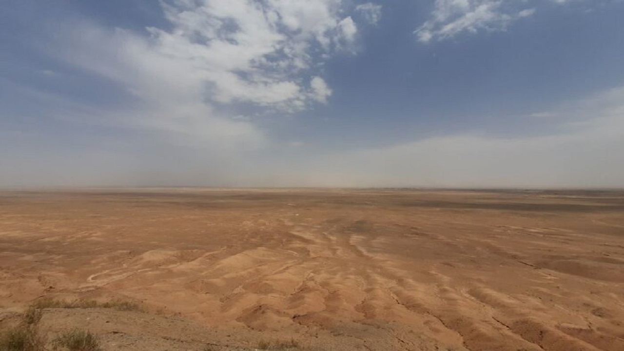 ریزگردها، نمکی بر زخم کهنه‌ آسمان خاکستری قم