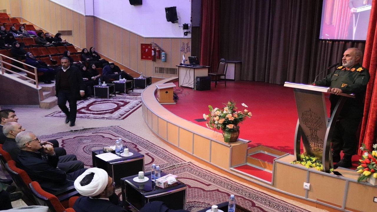 رمز پیشبرد اصول انقلاب اسلامی حفظ وحدت است