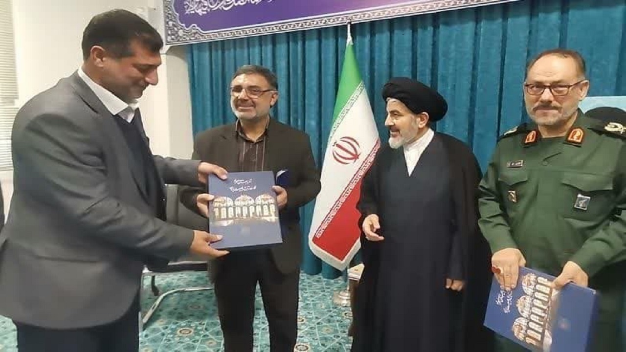 آغاز توزیع اولین کتاب جامع گردشگری آذربایجان غربی