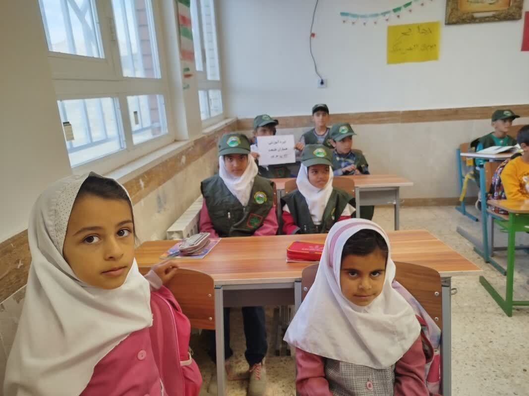 دانش آموزان