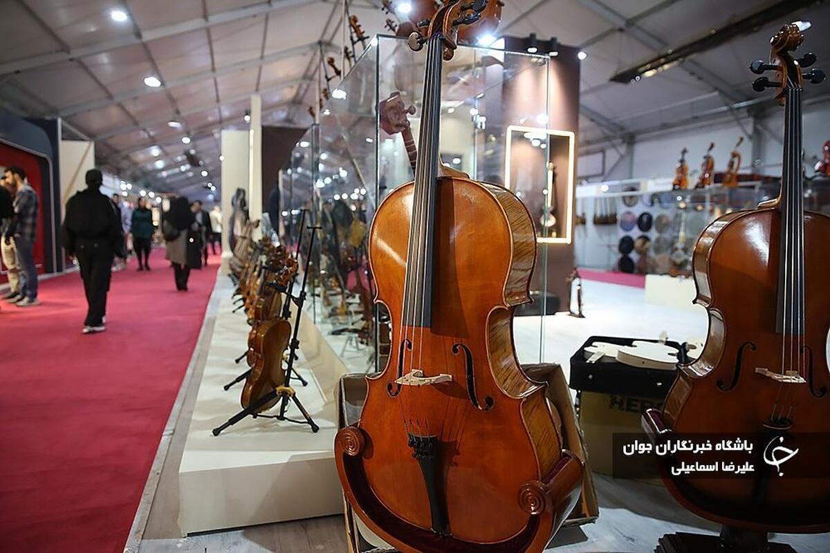 مراسم رونمایی از سردیس مفاخر ملی ایران