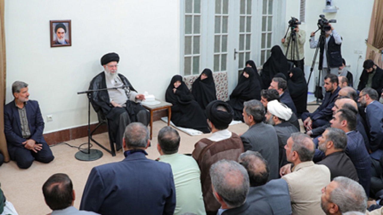 رهبر انقلاب: امروز بی‌تردید صد برابر از زمان جنگ تحمیلی قوی‌تر شده‌ایم