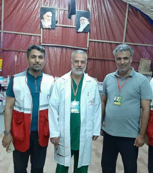 تصویری از خدمات رسانی پزشک ایرانی به زائران اربعین