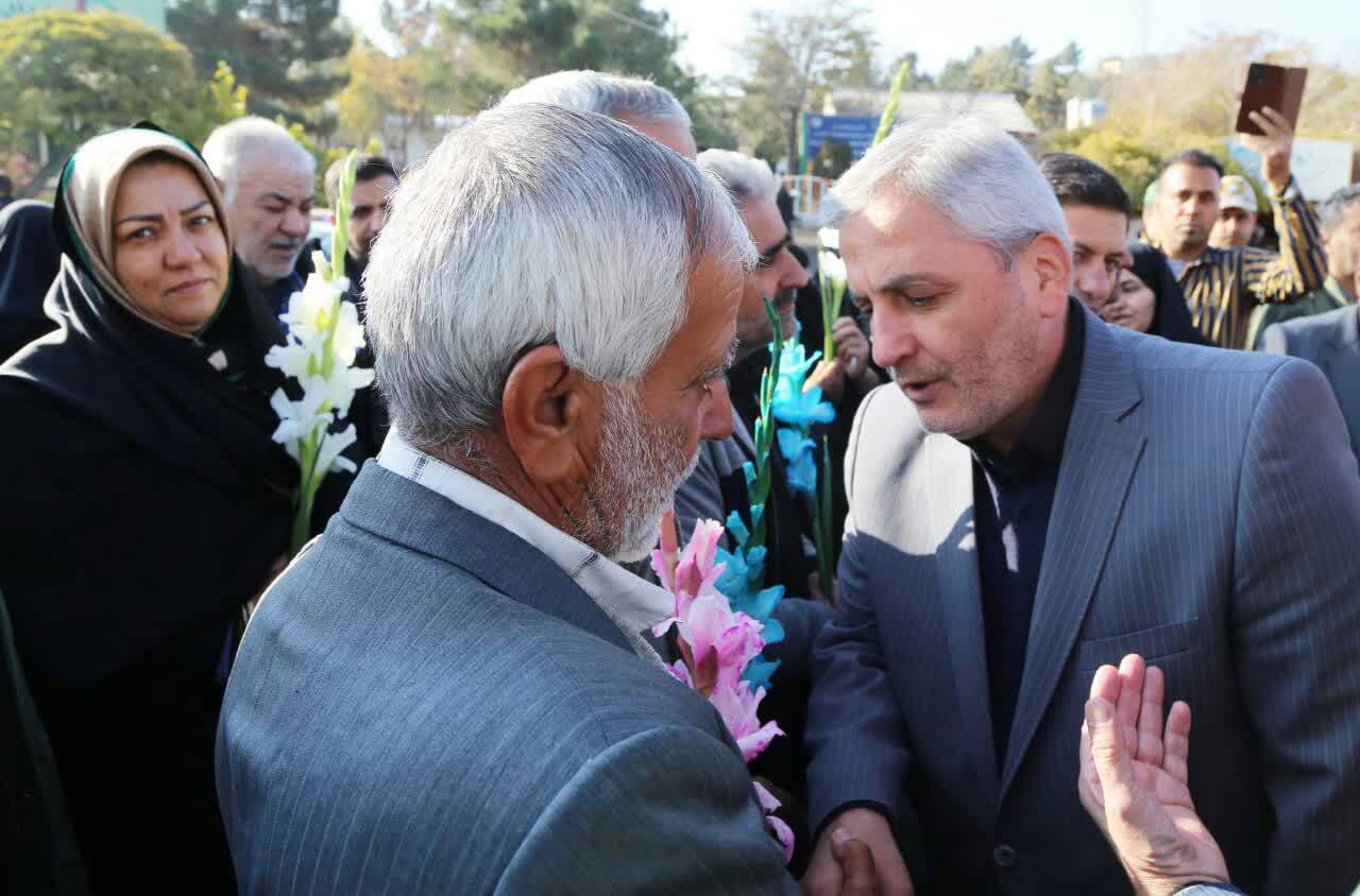 مراسم تجلیل از خانواده شهدا