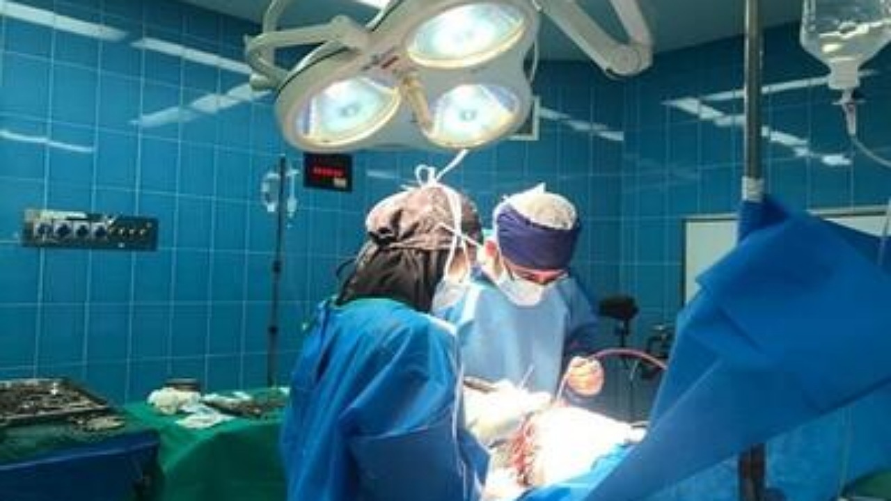شکستگی مهره ستون فقرات بیمار سیستانی بدون عمل جراحی باز درمان شد