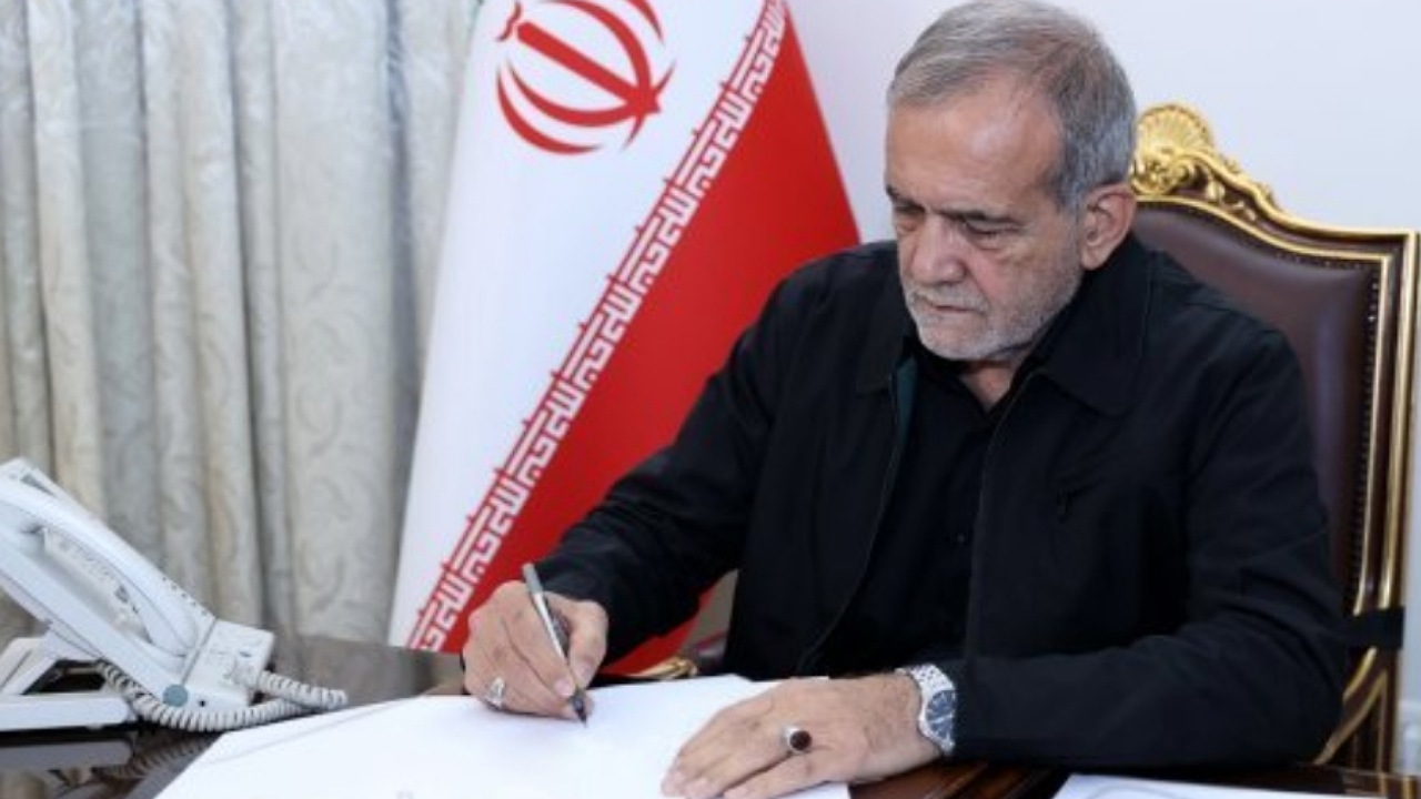 پیام پزشکیان برای اولین سالگرد درگذشت امام جمعه سابق خوی