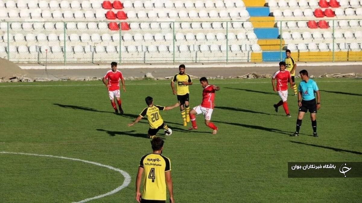 باشگاه خبرنگاران -یک برد و یک باخت حاصل کار نمایندگان فوتبال مهاباد