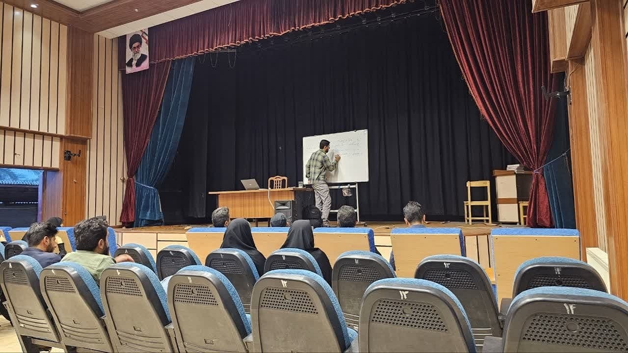 برگزاری کارگاه روایت نویسی مقاومت در بافق