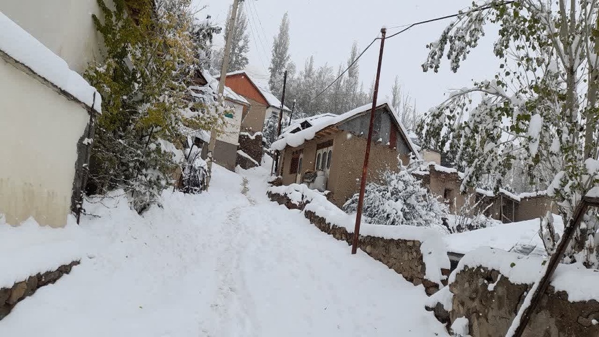 بارش برف پاییزی