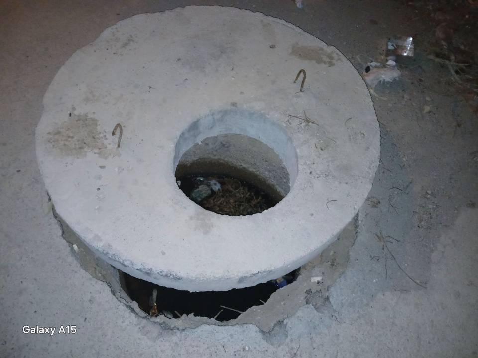 دریچه فاضلاب