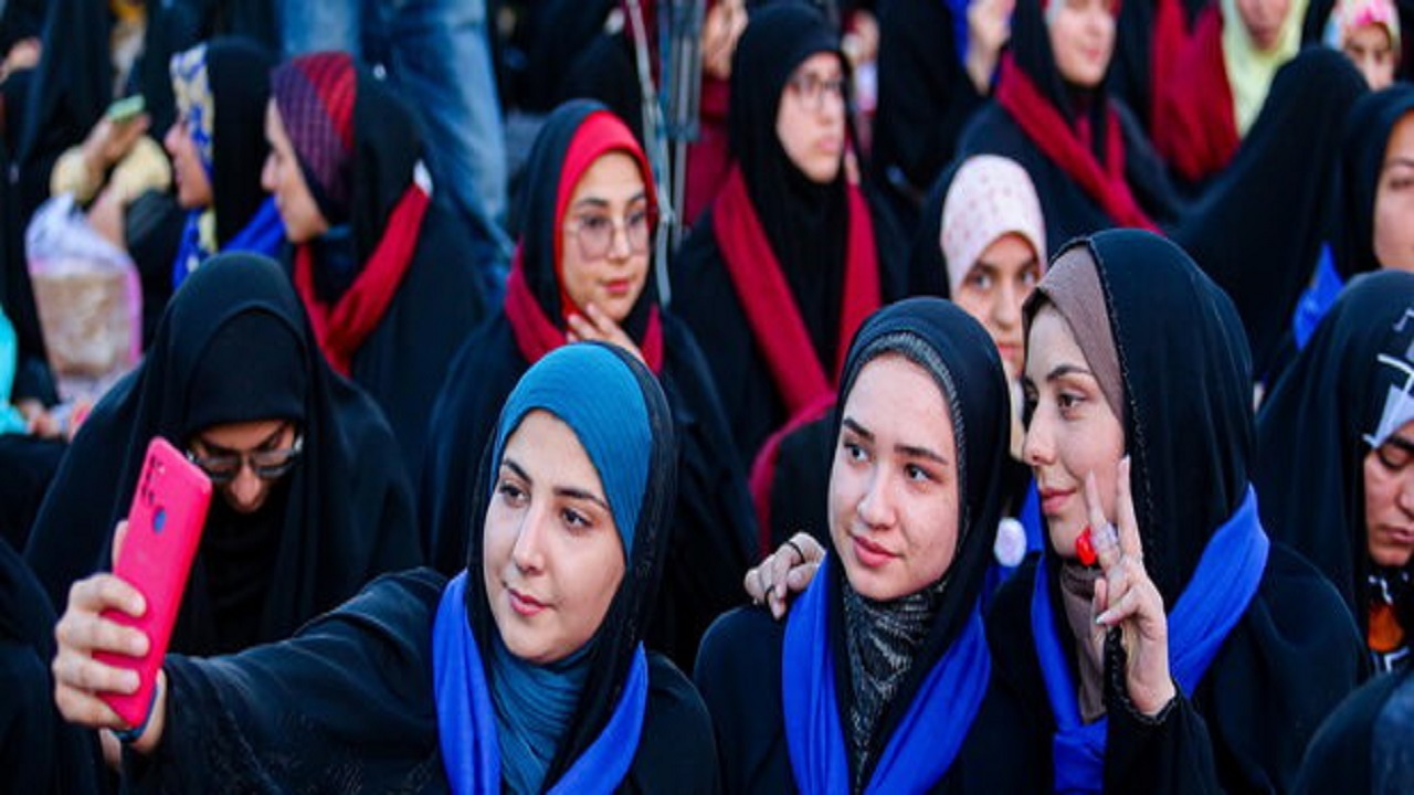 بورس تحصیلی به دانشجویان دختر لبنانی و فلسطینی