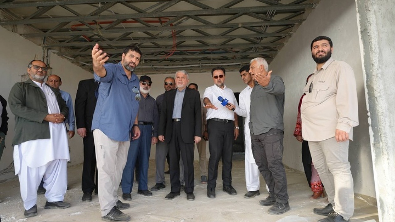 بازدید وزیر میراث‌فرهنگی از روند ساخت بزرگترین مجتمع گردشگری ایران در سیستان و بلوچستان
