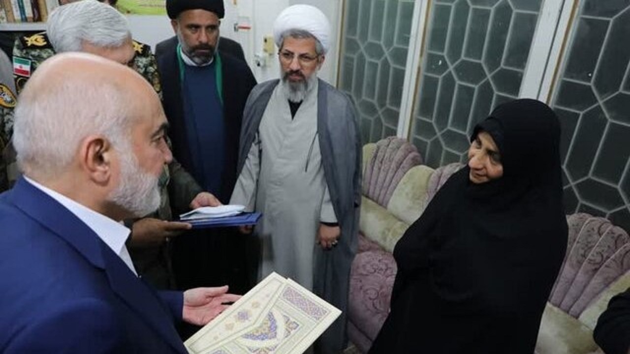 جانفشانی انسان‌های شجاع در برابر دشمن موجب افتخار آفرینی است