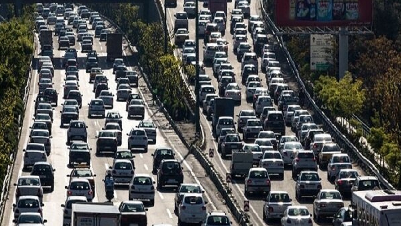 ترافیک پر حجم و سنگین در معابر و بزرگراه‌های تهران