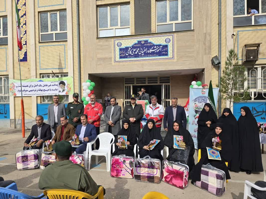 مراسم پدافند غیرعامل در مدرسه
