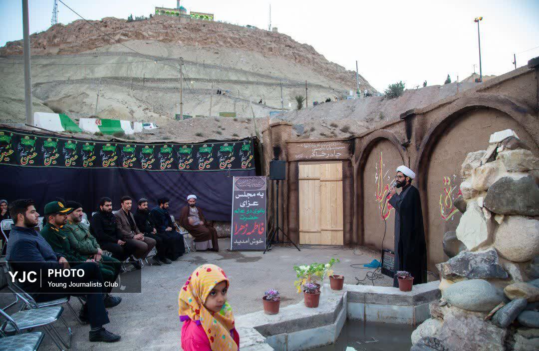 افتتاح سومین سوگواره تجسمی چادر خاکی در قم افتتاح سومین سوگواره تجسمی چادر خاکی در قم