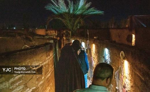افتتاح سومین سوگواره تجسمی چادر خاکی در قم افتتاح سومین سوگواره تجسمی چادر خاکی در قم