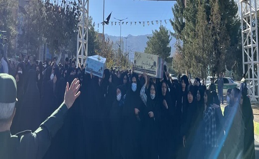 مراسم تشییع پیکر ۶ شهید گمنام در بیرجند با حضور اقشار مختلف مردم برگزار شد.