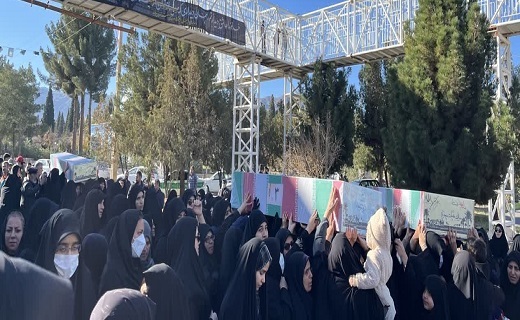 مراسم تشییع پیکر ۶ شهید گمنام در بیرجند با حضور اقشار مختلف مردم برگزار شد.