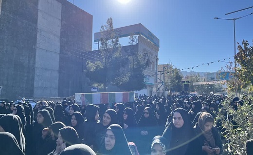 مراسم تشییع پیکر ۶ شهید گمنام در بیرجند با حضور اقشار مختلف مردم برگزار شد.