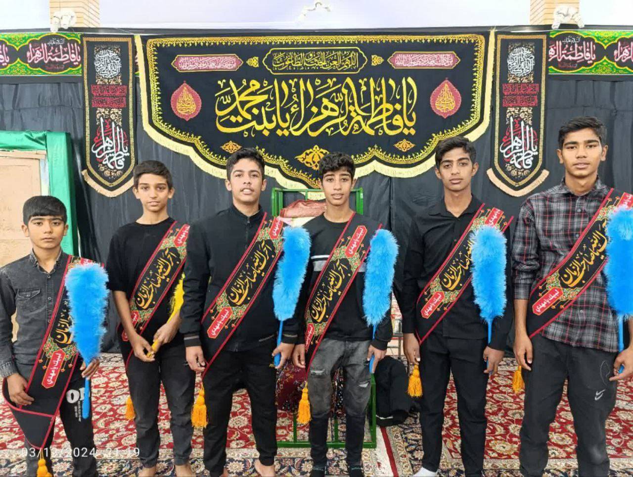 حضور نوجوانان در مراسم شهادت حضرت زهرا