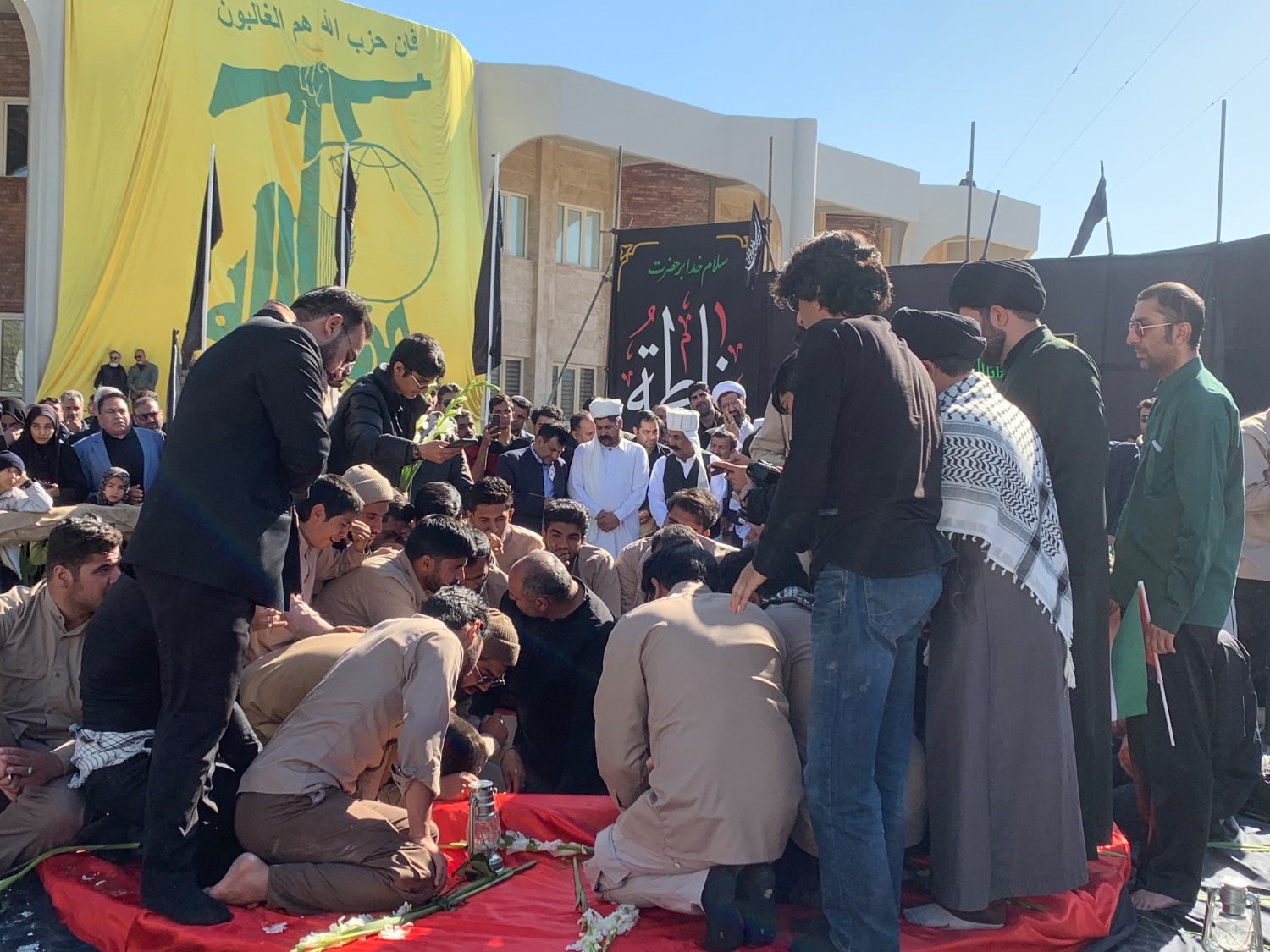 تشییع و خاکسپاری شهید گمنام در صدا وسیمای مرکز سیستان و بلوچستان +فیلم و تصاویر