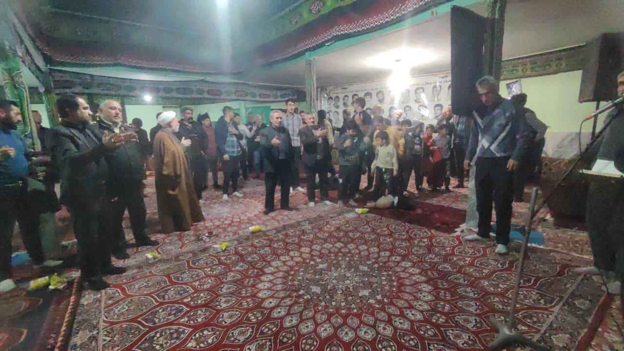 سینه و عزاداری اهالی روستای توآباد به مناسبت شهادت حضرت زهرا(س)