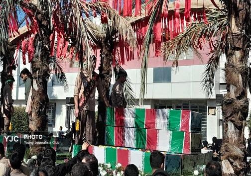 گزارش تصویری از تشییع پیکر مطهر ۱۰ شهیدگمنام در بندرعباس