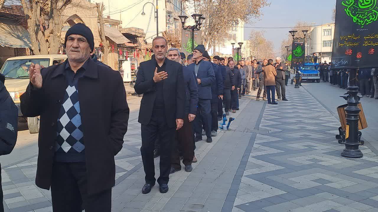 دسته سینه زنی و عزاداری به مناسبت سالروز شهادت حضرت زهرا(س)