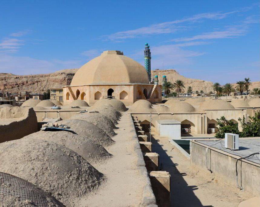 نمای زیبا از یک بازار قدیمی در لارستان