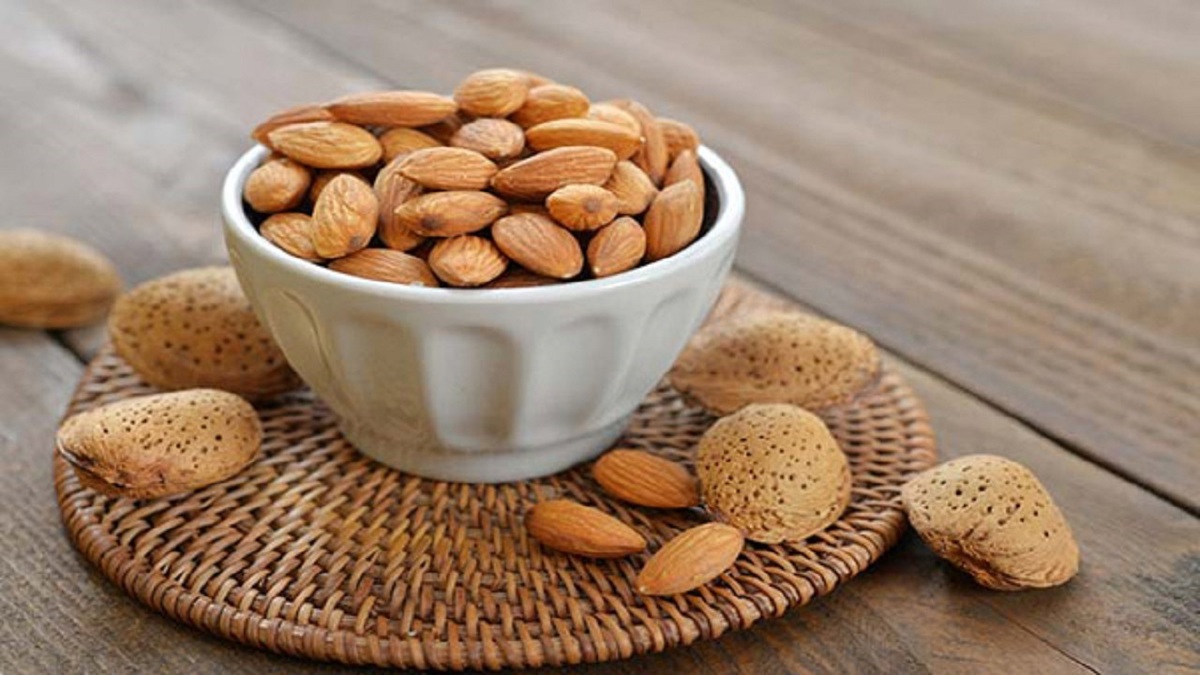 باشگاه خبرنگاران -جریمه ۹۷ میلیارد ریالی قاچاقچی بادام در همدان