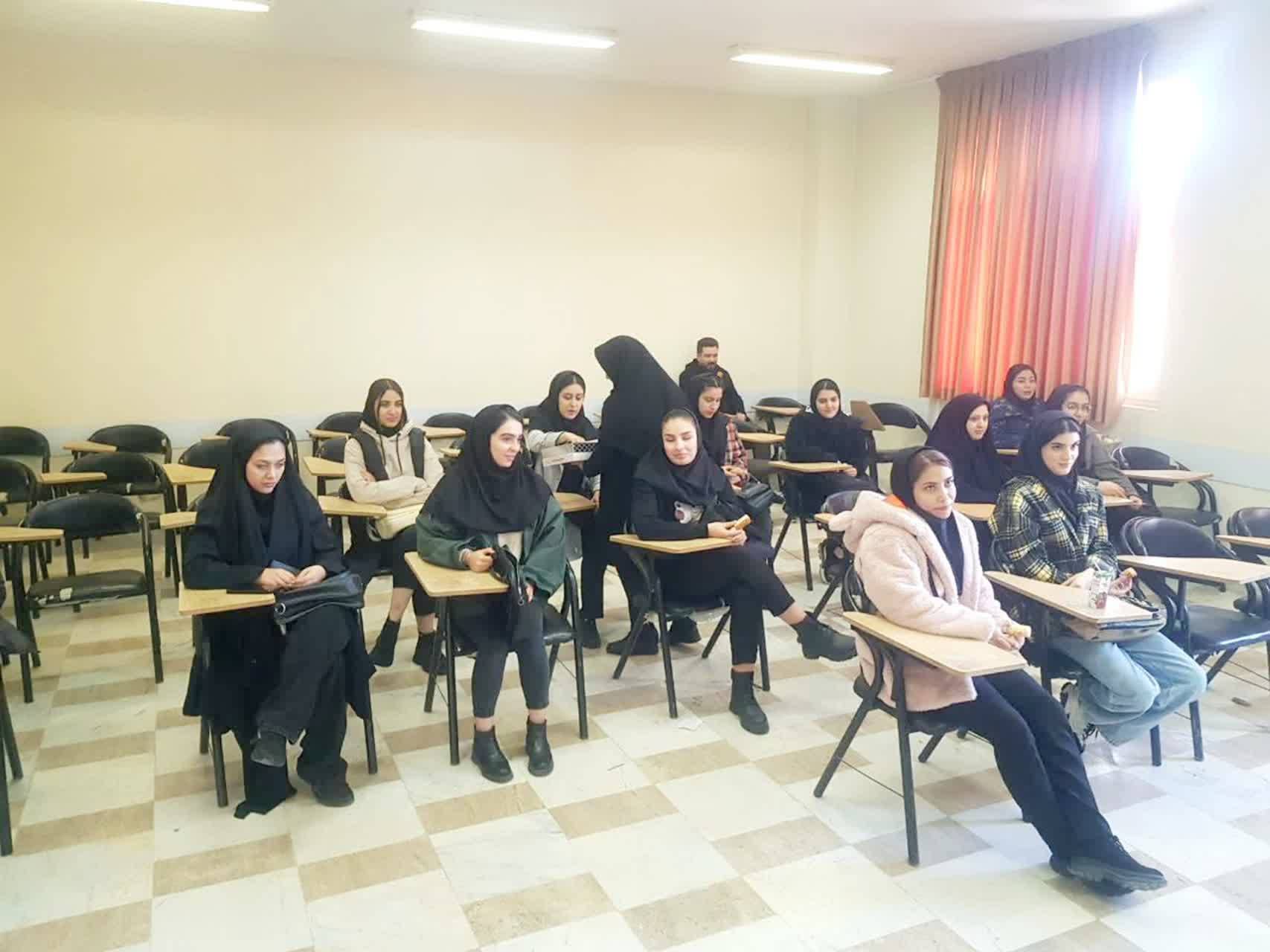 دانشجویان