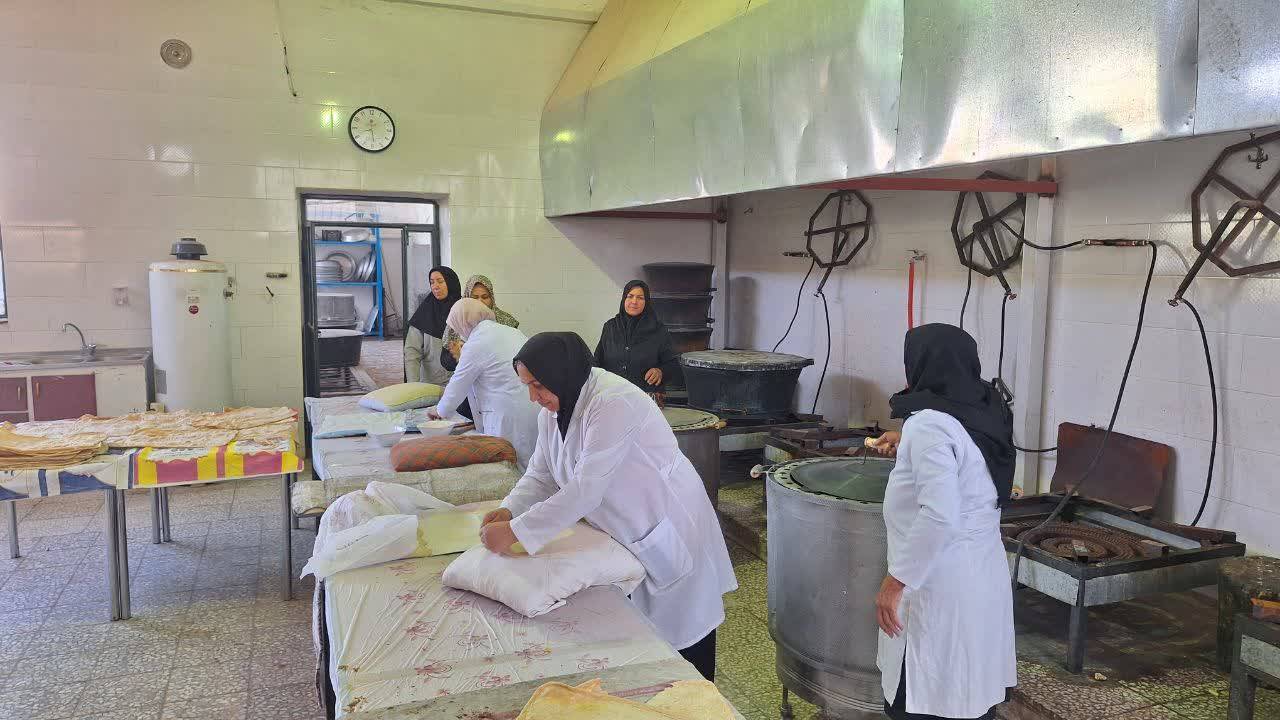 پخت نان برای غزه و لبنان