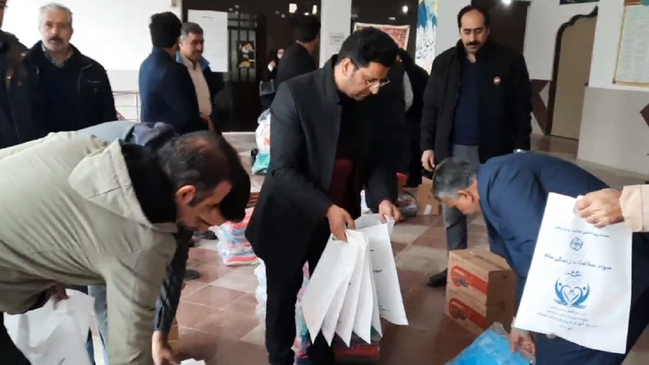 توزیع ۴ هزار قلم لوازم بهداشتیِ فردی بین دانش آموزان کم برخوردار کلاله
