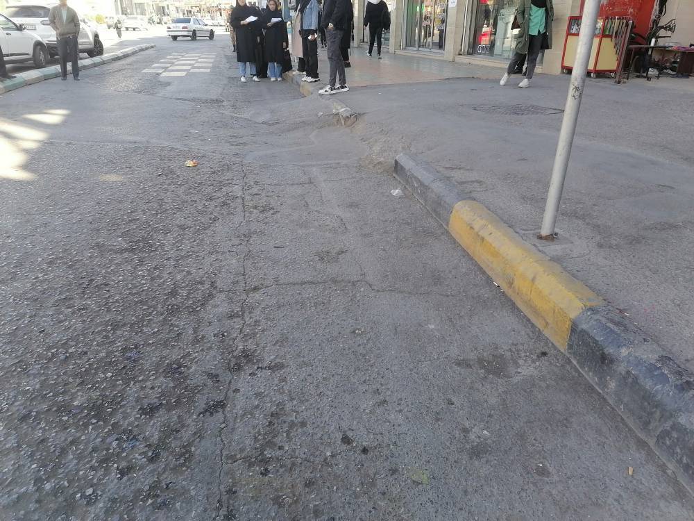 اینجا بلوار ورودی خارجی ها به کرمان است +فیلم