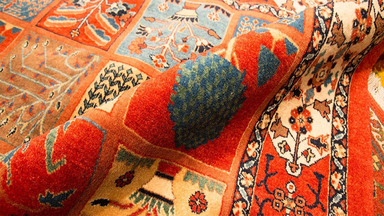 رونمایی از طرح های توسعه فرش و کفش در تبریز