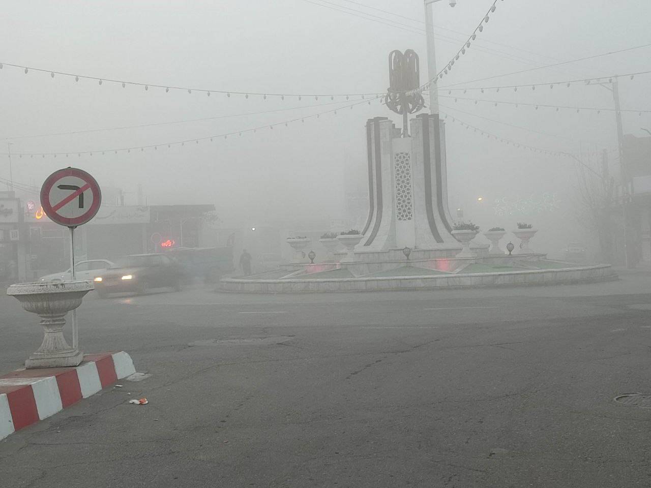آسمان مه آلود شهرستان چهاربرج