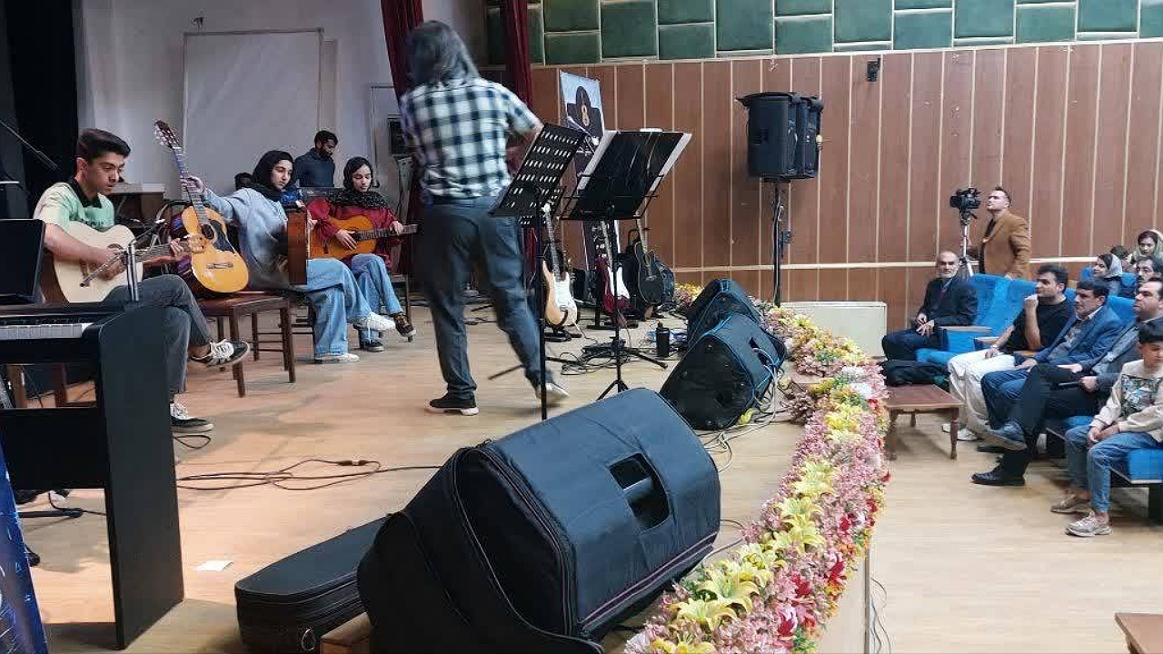 شب موسیقی در زرند برگزار شد