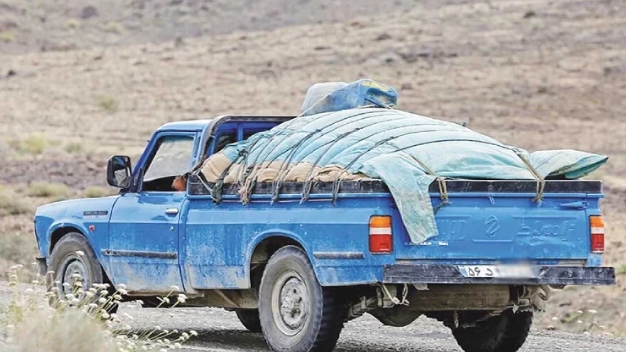 توقیف نیسان حامل سوخت قاچاق در زاهدان