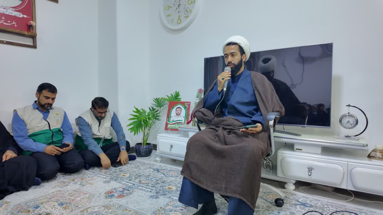 مراسم سخنرانی در منزل شهدا