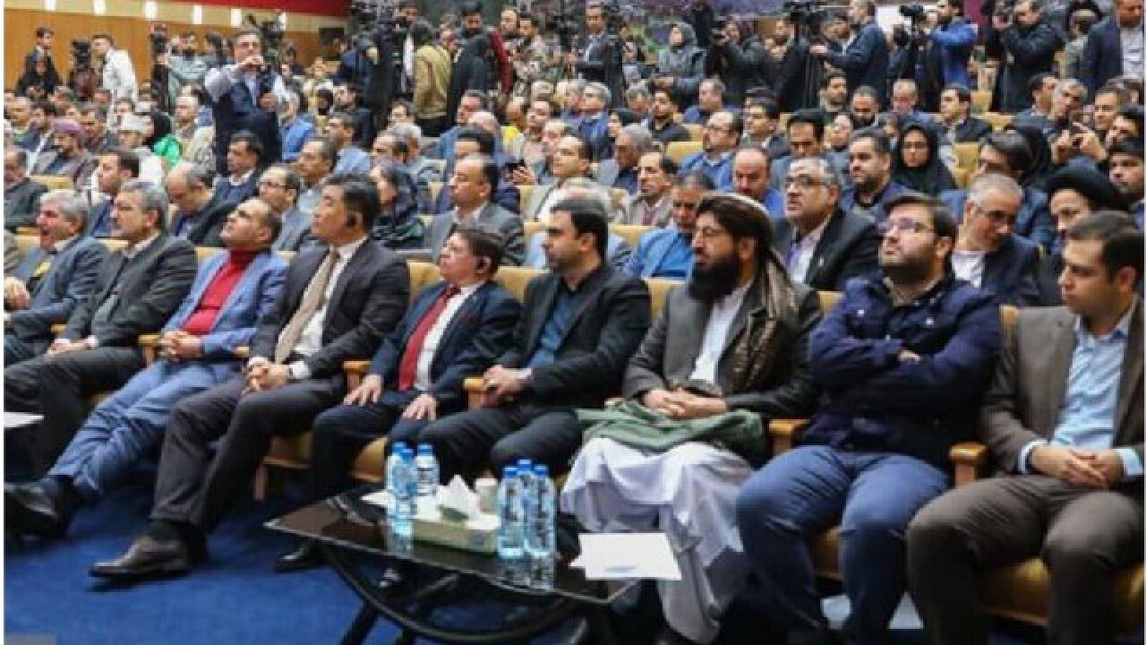 بازدید مقامات طالبان از نمایشگاه تجهیزات آزمایشگاهی ایران