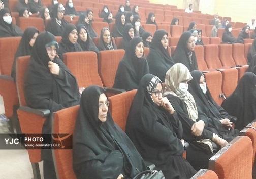 همایش تکریم از مادران وهمسران شهدا در بندرعباس